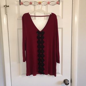 August‎ Silk Top. EUC.